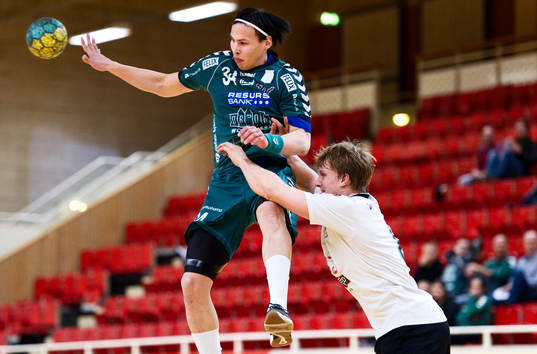 Angut Kreutzman, Helsingborg, motas bort av Erik Nilsson,