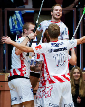 Bläddra bland fler bilder av Innebandy, Kvartfinal 5:5, Pixbo - Warberg