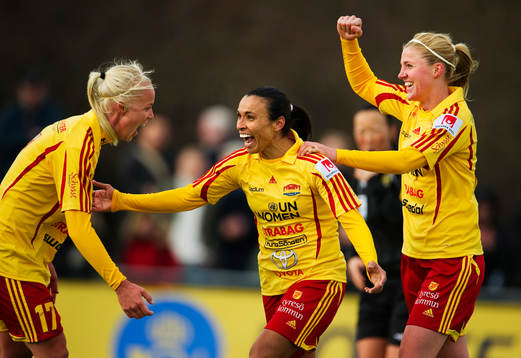 Caroline Seger, Marta och Kirsten van de Ven, Tyresö, jubel