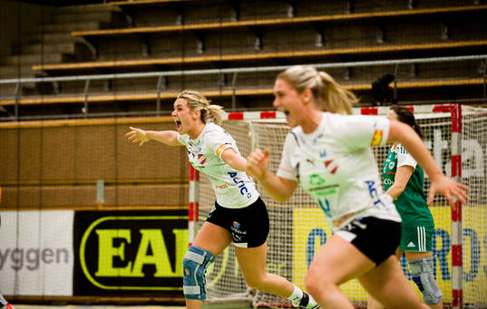 Sabina Jacobsen, Lugi jubel