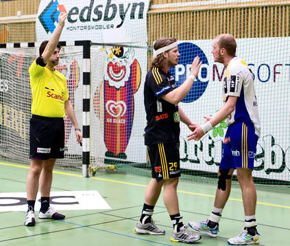 5, Sävehof - Ystad: Palle Hansen, Ystad, får rött kort.