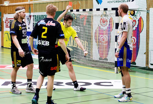 5, Sävehof - Ystad: Palle Hansen, Ystad, får rött kort