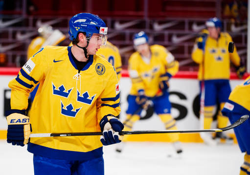 Marcus Krüger, Sverige, jonglerar med pucken