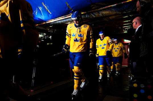 Victor Hedman, Sverige, gör entré