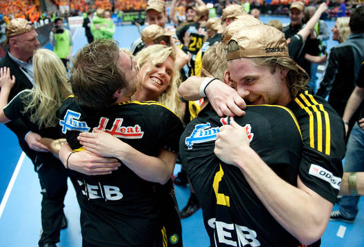 Både herrar och damer Sävehof vinner guld och firar