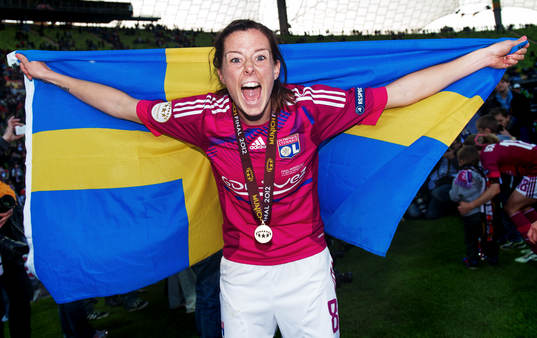 Lotta Schelin, Lyon, jubel, glädje, flagga