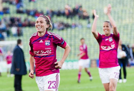 Camille Abily, Olympique Lyonnais, jubel