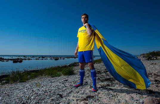Johan Elmander i Adidaskläder