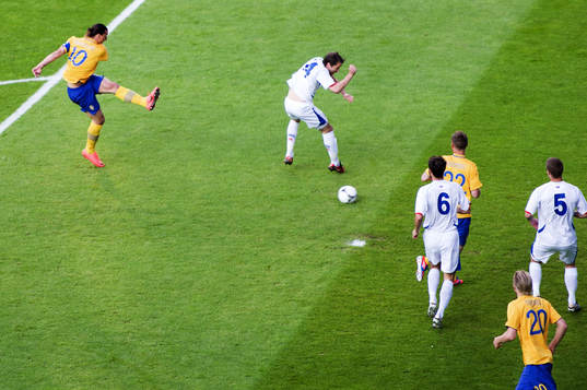 Zlatan Ibrahimovic, Sverige, gör 1-0