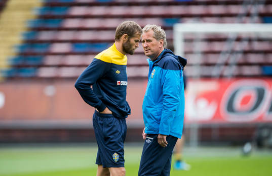 Olof Mellberg och Erik Hamrén, förbundskapten