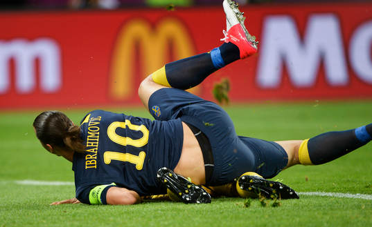 Zlatan Ibrahimovic, Sverige, tackling