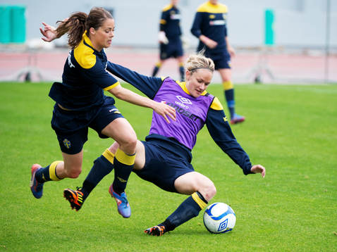 Johanna Almgren, Stina Segerström, Sverige