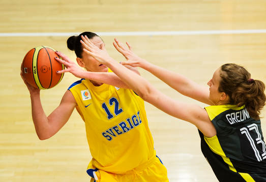 Martina Stålvant, Sverige, utmanas av Svenja Greunke,