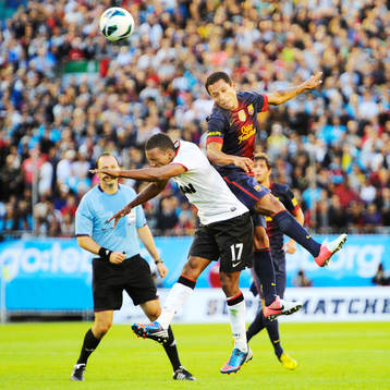 Nani, Manchester United och Adriano, Barcelona i nickduell