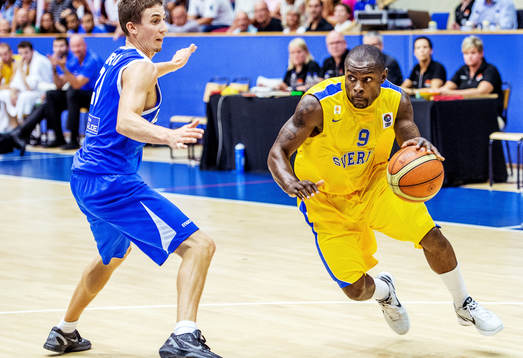Jaycee Carrol, Azerbajdzjan, Thomas Massamba, Sverige