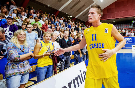 Jonas Jerebko, Sverige, tackar publiken