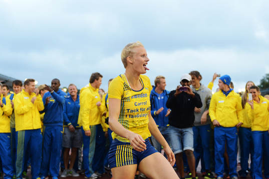 Carolina Klüft, badar i vallgraven