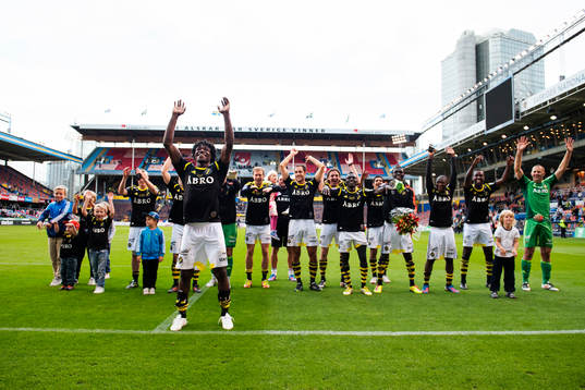 Mohamed Bangura, AIK, tackar publiken