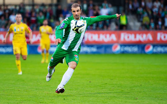 Kennedy Bakircioglu, Hammarby, skjuter