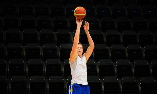 Jonas Jerebko, Sverige, värmer upp