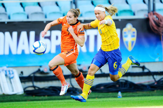 Manon Melis, Holland och Sara Thunebro, Sverige