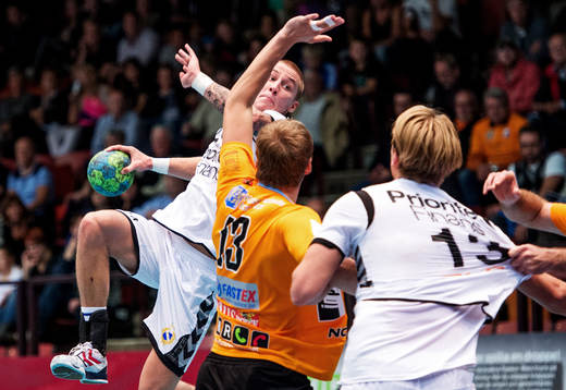 Linus Arnesson, Redbergslid, laddar för skott