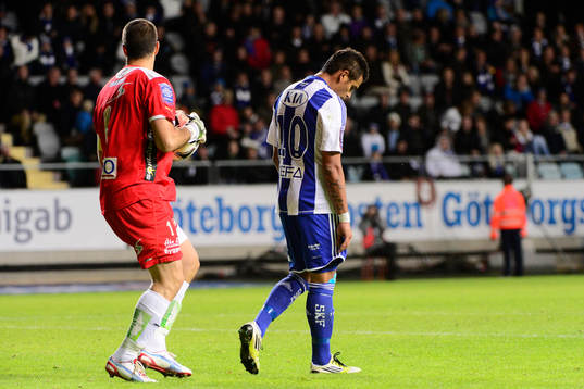 Dime Jankulovski, målvakt Gais och Daniel Sobralense,