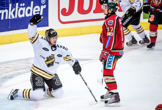 Esa Pirnes, AIK, jublar