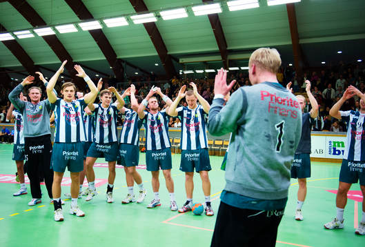 Hammarby-spelarna tackar publiken