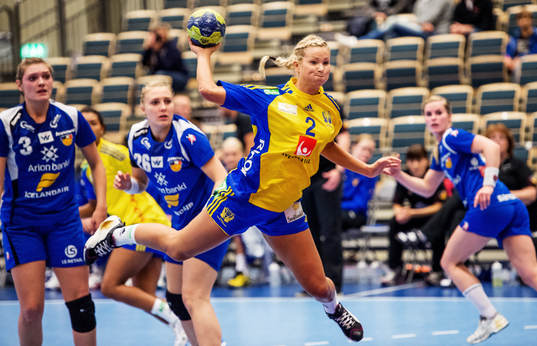 Ulrika Ågren, Sverige, skjuter liggandes i luften