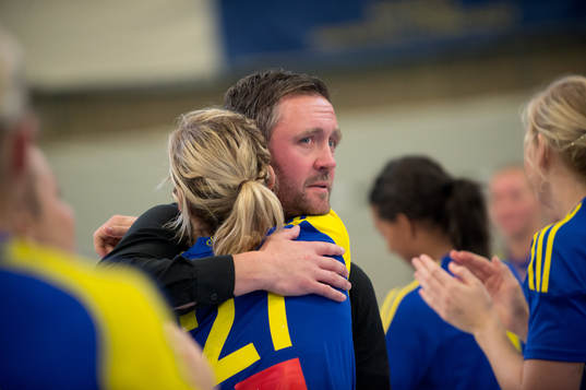 Per johansson, Förbundskapten Sverige, tackas av