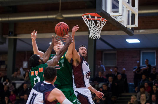 Connor Grace, Örebro och Serkan Inan, Eagles