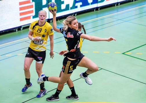 Hanna Fogelström, Sävehof, hoppar in från kanten för