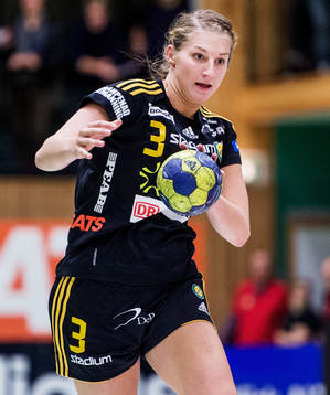 Linn Blohm, Sävehof, kommer sprintade på kontring
