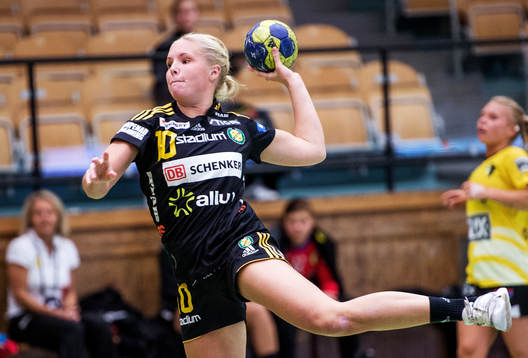 Jenny Wikensten, Sävehof, skjuter mot mål
