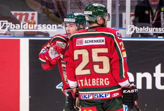 Matt Duchene, säger något till Viktor Stålberg, Frölunda