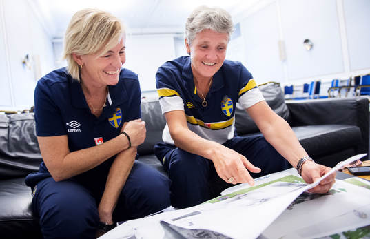Lilie Persson assisterande förbundskapten och Pia