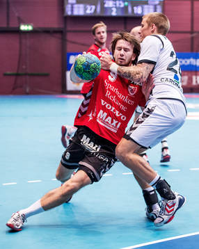 Daniel Ekman, Guif, stoppas av Linus Arnesson, Redbergslid