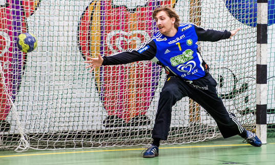 Thomas Forsberg, målvakt, Sävehof, släpper in ett mål