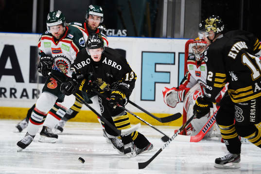 Joakim NOrdström, AIK, jagar pucken