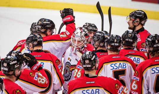 Johan Gustafsson, målvakt, Luleå jublar
