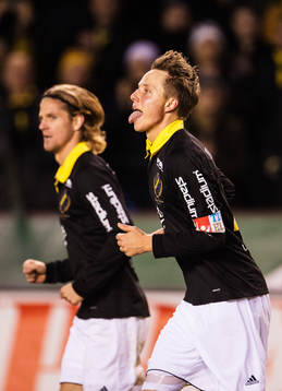 Viktor Lundberg, AIK, räcker ut tungan