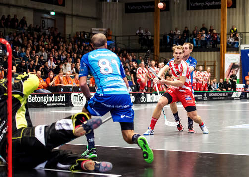 Isaac Rosén, Pixbo, skjuter mot mål