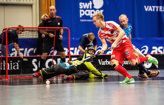 Linus Andersson, Pixbo, driver bollen förbi