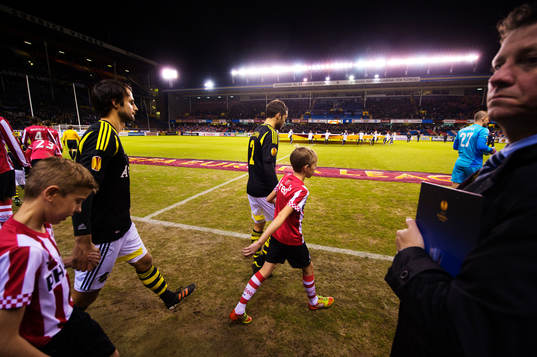 Helgi Danielsson och Nicklas Backman, AIK, gör entré