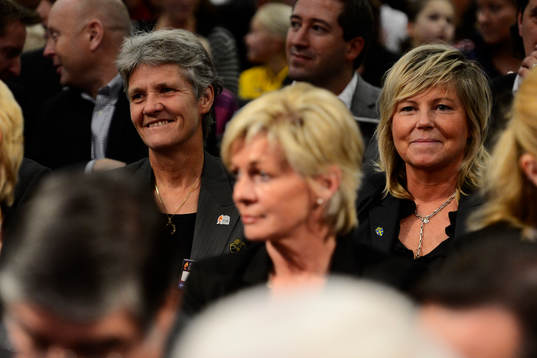 Pia Sundhage, förbundskapten Sverige och Marika Domanski