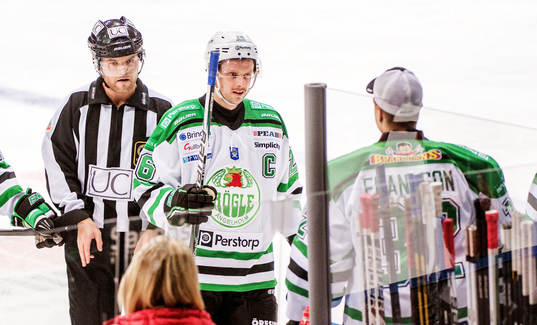 Jakob Johansson, Rögle, får matchstraff