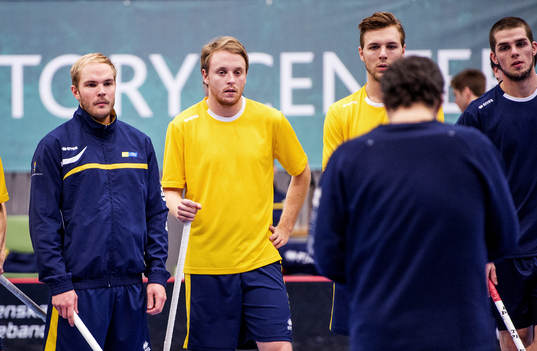 Martin Östholm, Johan Samuelsson, Sverige, lyssnar på