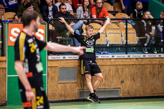 Robert Johansson, Sävehof, står och deppar