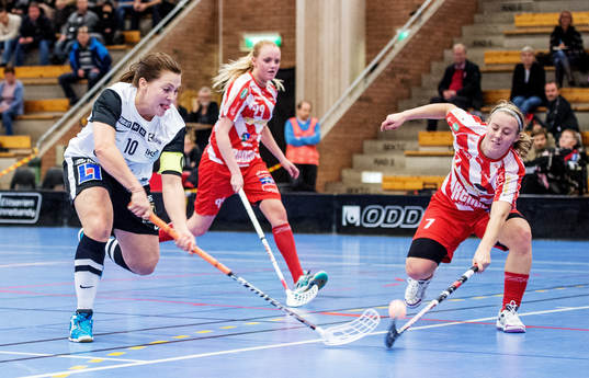Susanne Ekblom, Iksu, och Sofie Engel, Pixbo, sträcker sig